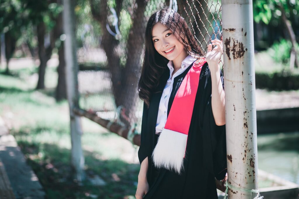 ถ่ายนอกรอบ ชุดครุย มธ 2569