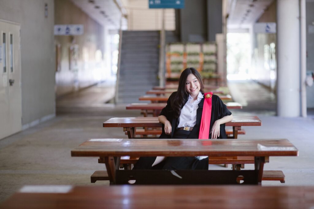 รับปริญญา มธ 2569