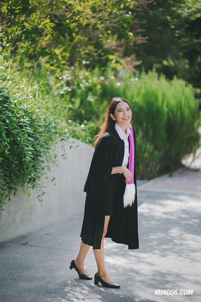 ถ่ายรูปนอกรอบ ชุดครุย มธ 2568