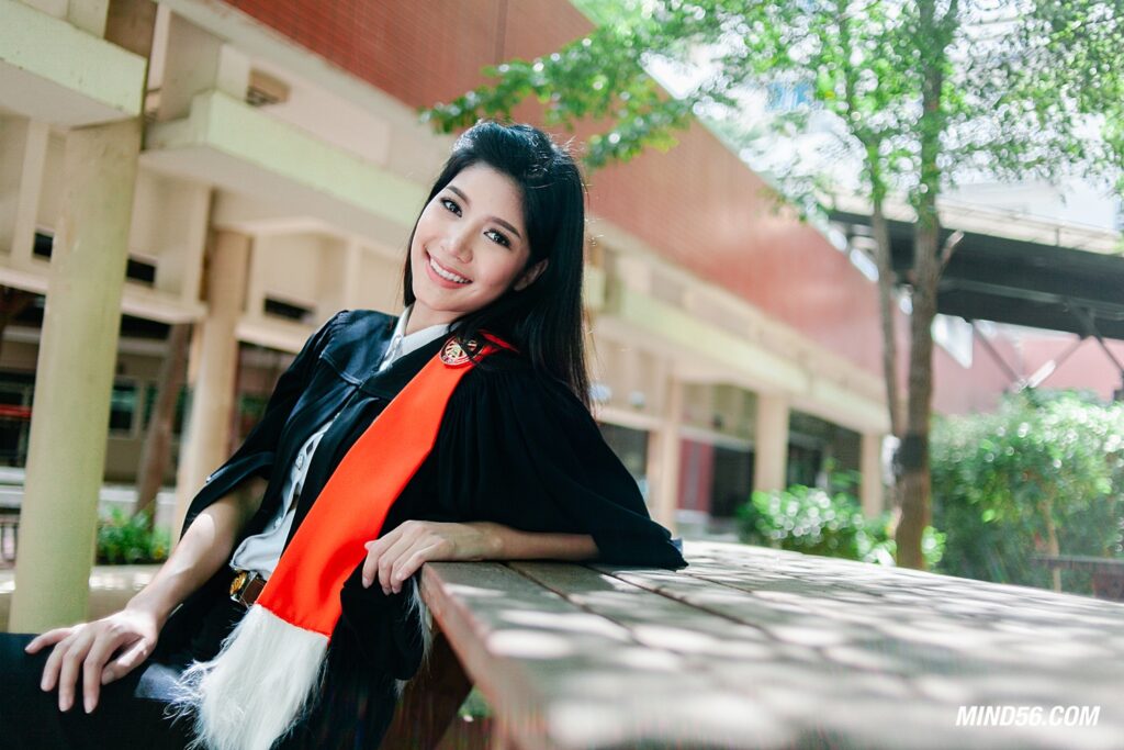 ถ่ายชุดครุย มธ ดรัมเมเยอร์