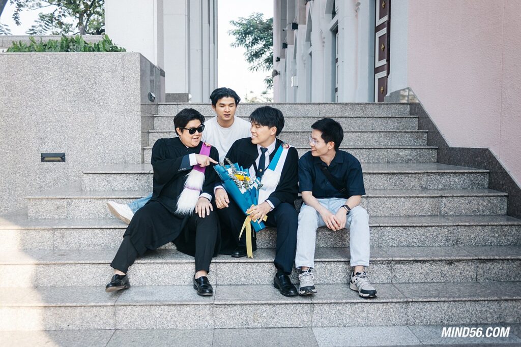 ถ่ายนอกรอบ  มธ กับครอบครัว 