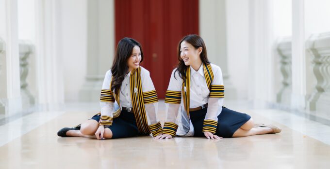 ถ่ายนอกรอบ รับปริญญากับเพื่อน