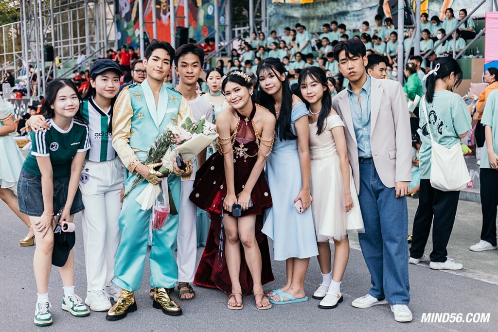 ทีมโชว์สีเหลือง สาธิตประสานมิตร