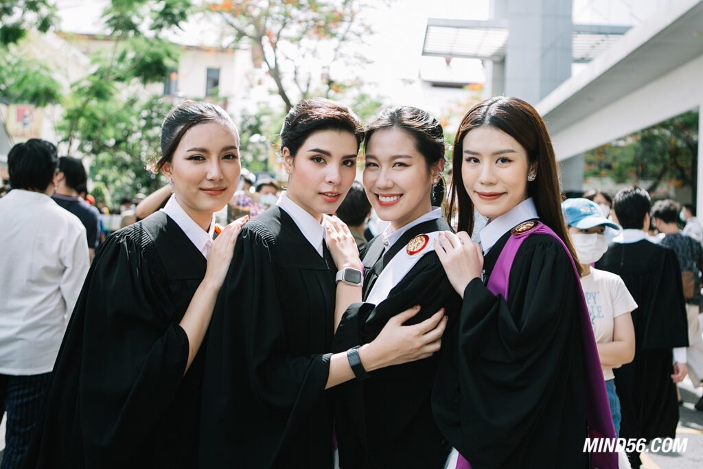 รับปริญญา มธ 2568