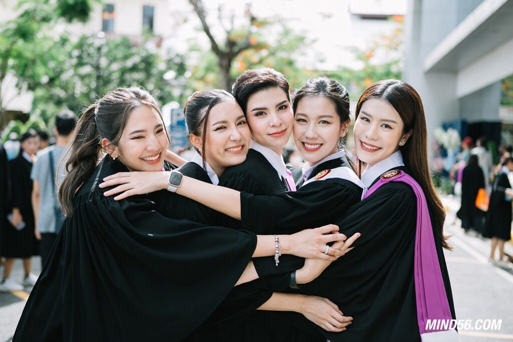 รับปริญญา มธ 2569