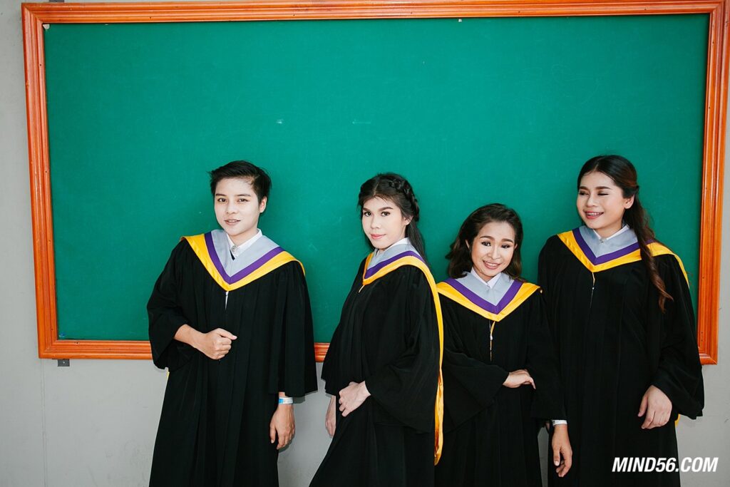 ถ่ายนอกรอบ กลุ่ม ม.บูรพา