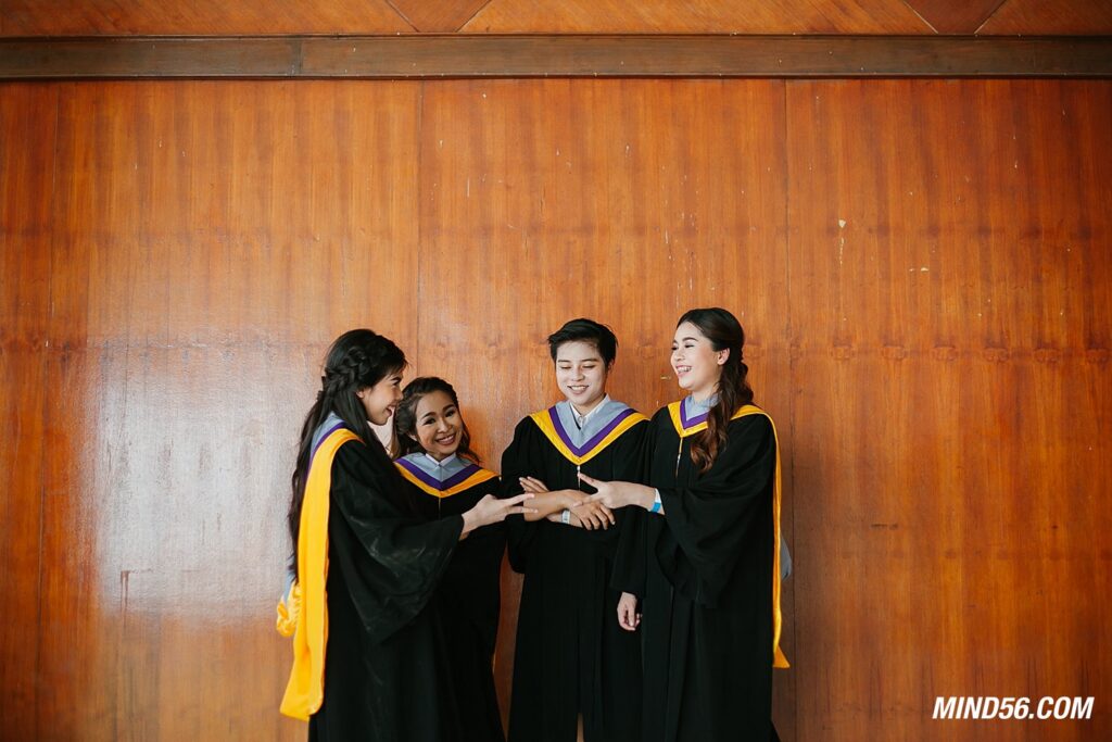 ถ่ายนอกรอบชุดครุย ม.บูรพา 2568