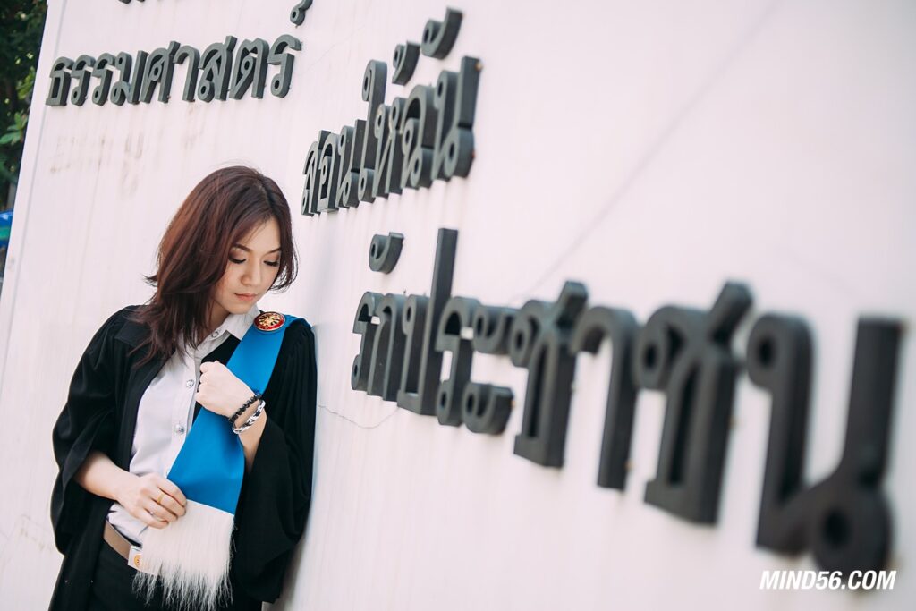 ถ่ายชุดครุย มธ ท่าพระจันทร์ 68