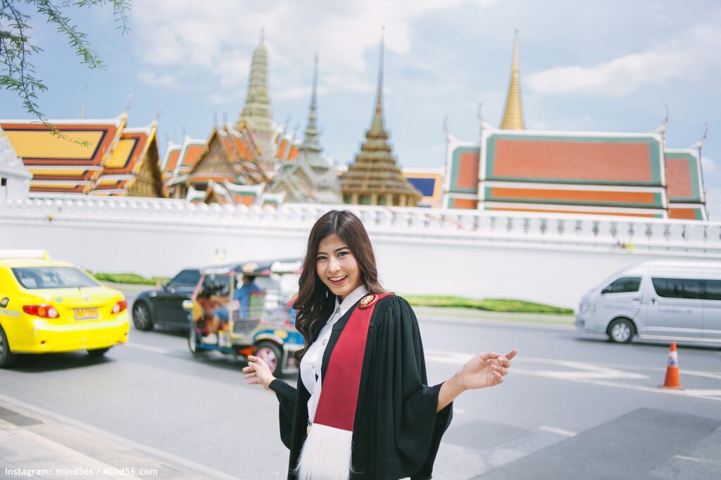 ถ่ายนอกรอบ มธ สนามหลวง