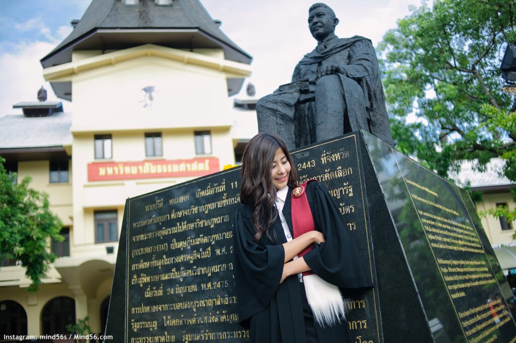 ถ่ายนอกรอบ มธ ท่าพระจันทร์