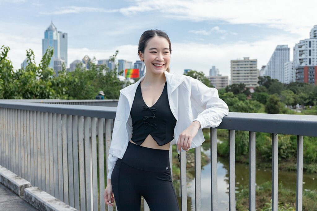 ถ่ายรูปเสื้อผ้า ผู้หญิง