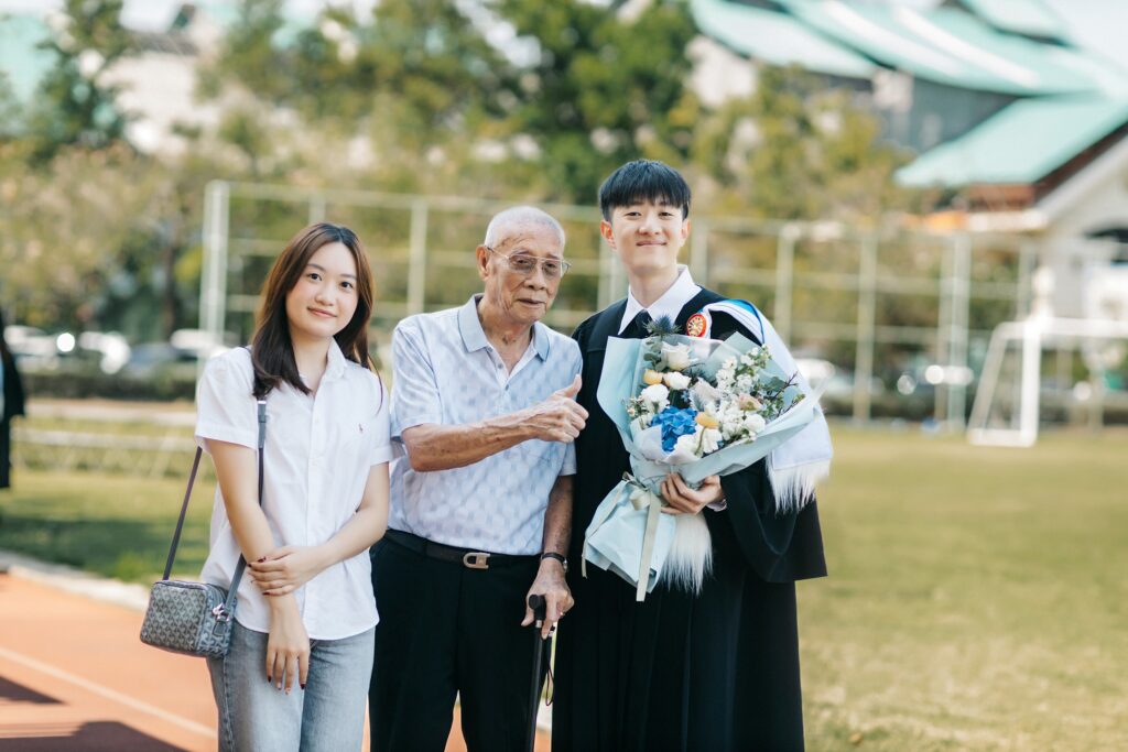 ถ่ายนอกรอบ ธรรมศาสตร์ กับครอบครัว