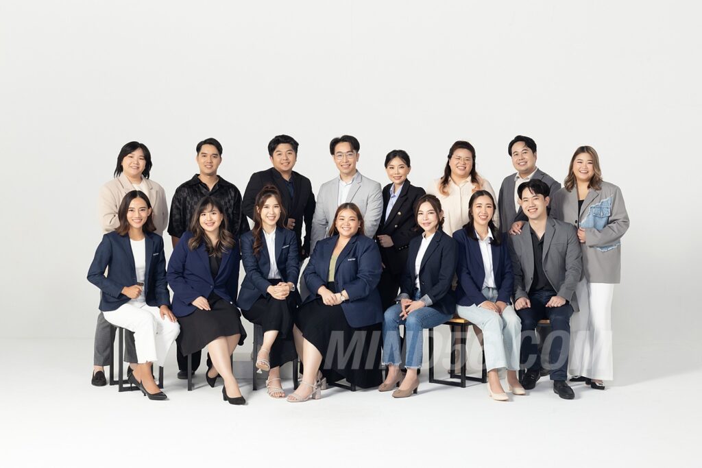 ถ่ายรูปโปรไฟล์ธุรกิจ ประกันชีวิต