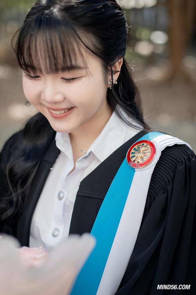 แจกความสดใส! น้องฟ้าใส บัณฑิต มธ น่ารักโดนใจไม่มีร้อน 11