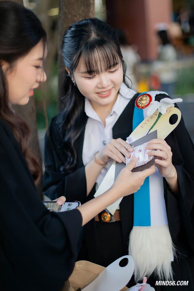 แจกความสดใส! น้องฟ้าใส บัณฑิต มธ น่ารักโดนใจไม่มีร้อน 17